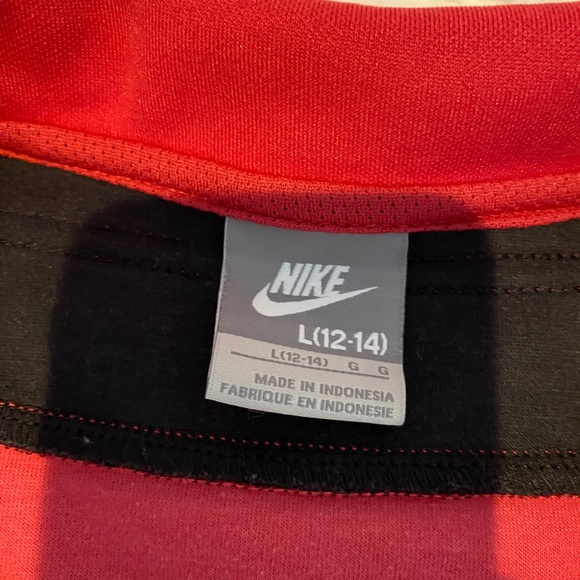 Nike Zip Up Jacket in Great Condition - Picture 3 of 9